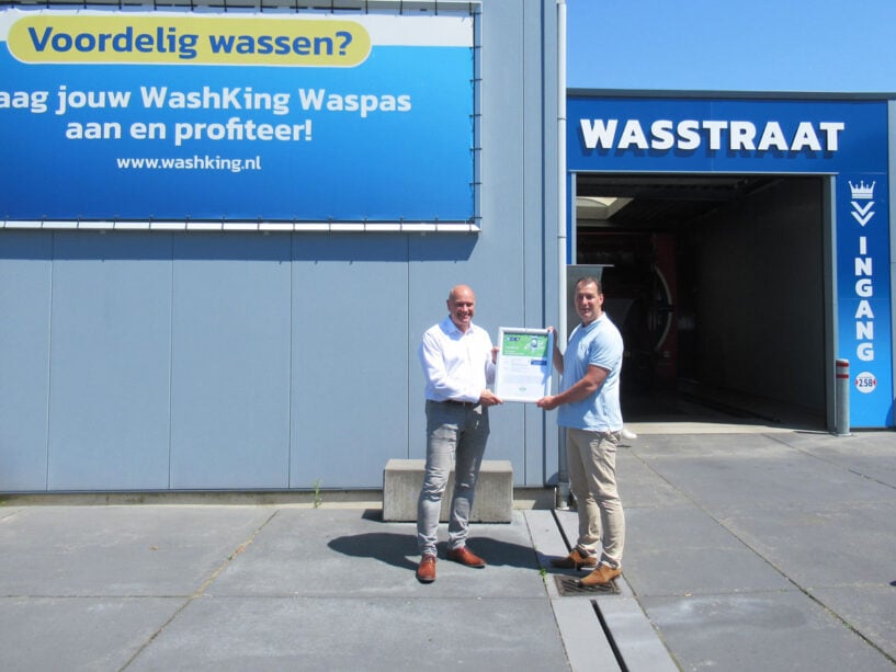 Uitreiking certificaat Duurzaam Autowassen WashTec | WashKing Andijk